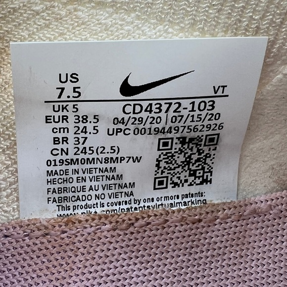 Nike White Pink React Infinity Run Flyknit Running Shoes Size 7.5 Women's - Picture 2 of 9